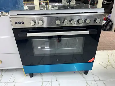 Midea 5-Burner Gas Range with Large Oven - Good Condition