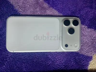 Brand new Apple iPhone 17 Pro Max (Silver) with clear case