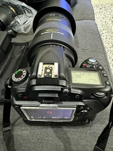 Nikon D90 DSLR