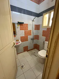 Room available in Villa sharjah Al mansura for Muslim family