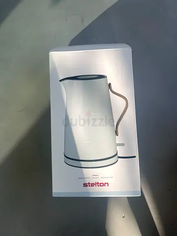 Stelton Emma Vacuum kettle/ Thermos - White (New in Box)