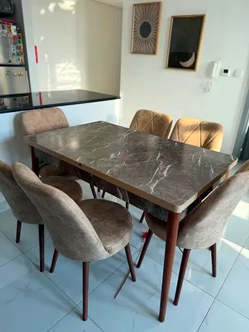Dining extandable table set with 6 chairs