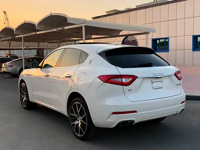 2018 Maserati LEVANTE photo 5