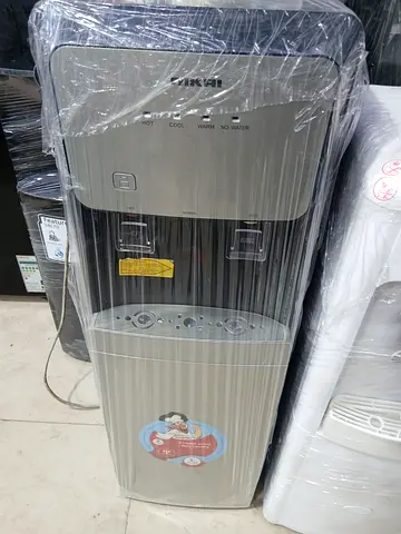 Bottom load water dispenser
