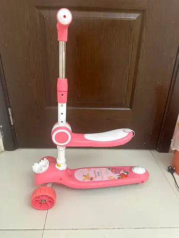 Pink 3-Wheel Foldable Kids Scooter — Good Condition