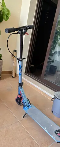 Lightweight foldable kick scooter — good condition
