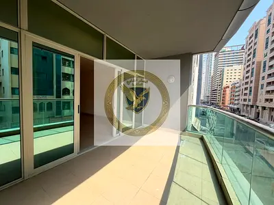 اكبر مساحة شقة غرفتين وصالة بلكونة استور الغرفتين ماستر تكييف علي المالك جيم ومسبح وباركن وشهر مجاناً تسهيلات في السداد موقع مميز سهل المخرج علي دبي