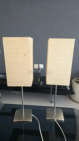 2 lamps night stand