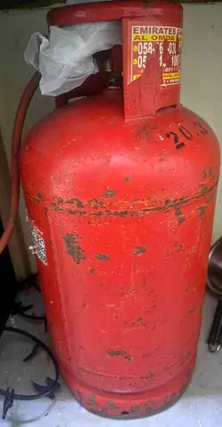 Gas cylinder with regulator and stove for sale