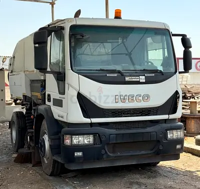 IVECO - Model VT651 Dual Sweeper with superwash high pressure water system (537km - yr2019)
