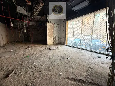محل للايجار في منطقه مويلح مع شهرين مجاني بمساحة ثلاثة آلاف وأربعمائة وثلاثة وعشرين قدم مربع كهرباء مائتا كيلو وات