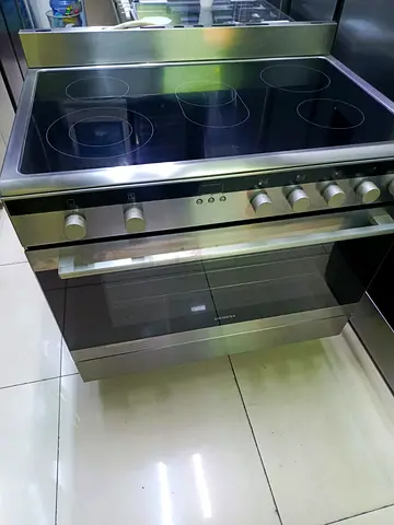 Siemens Brand Electric Ceramic 5 Hobs Cooker Range Size 90 X 60 cm  Stainless Steel body