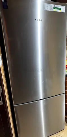 Siemens Fridge bottom freezer - 186 cm (Height) × 75 cm (Width) × 80 cm (Depth)