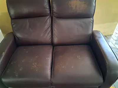 Couch not very good condition but  a good Cauch