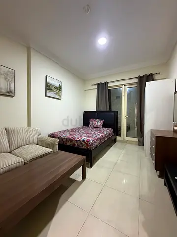 Private Room with Balcony in Dubai Marina
