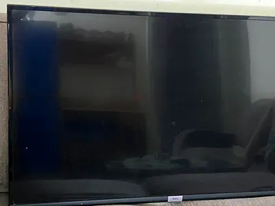 TCL 43-inch SMART LED TV - Needs Screen