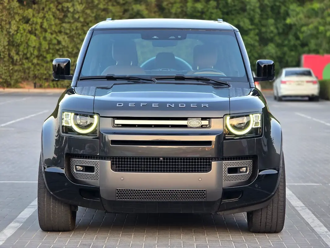 Land Rover Defender 2025