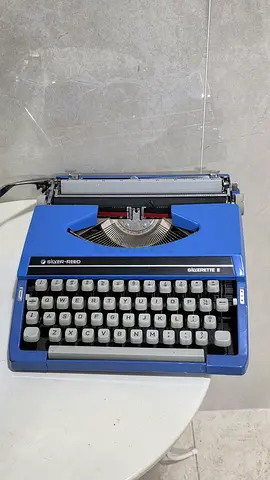 Blue Silver-Reed Gabriele 2 Manual Typewriter - Working Condition