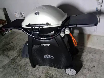 Weber Q3200 used gas grill BBQ is for sale