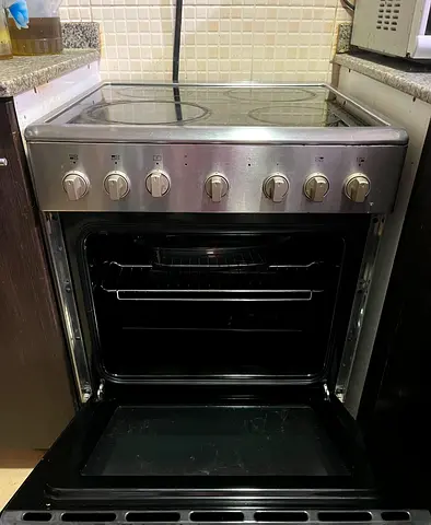 Free Standing Electric Cooker with Ceramic Hob and Oven