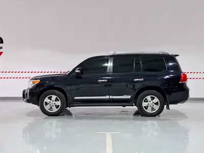 صورة مصغرة 5 لـ 2015 Toyota LAND CRUISER