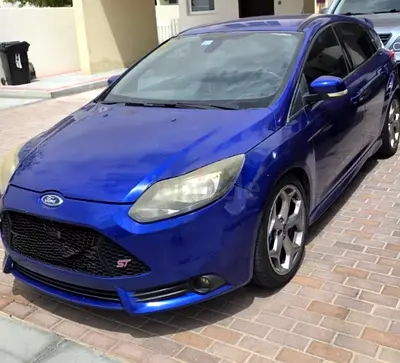 Ford Focus ST 2014 GCC Specs - Manual - Performance Hatchback
