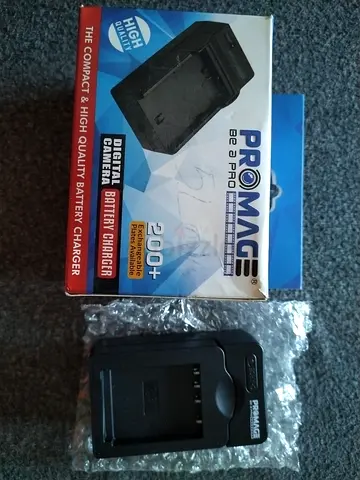 Digital camera battery charger for NB-7L