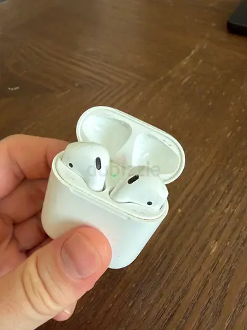 AirPods 2 with case