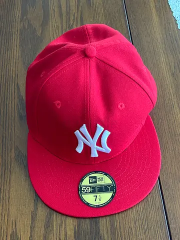 Red New Era 59FIFTY NY Yankees Fitted Cap - Size 7 1/4