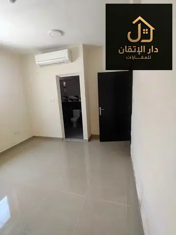 فرصة ذهبية للإيجار غرفه وصاله منطقه البوطينة موقع حيوي وقريب من جميع الخدمات