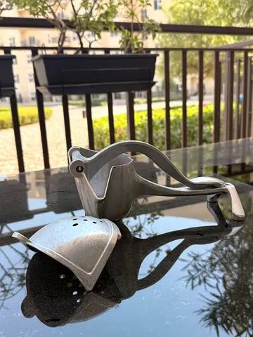 Juice squeezer