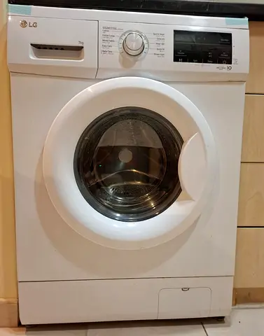 Front LG- Front Load Washing Machine -7KG– Like New – Excellent Condition