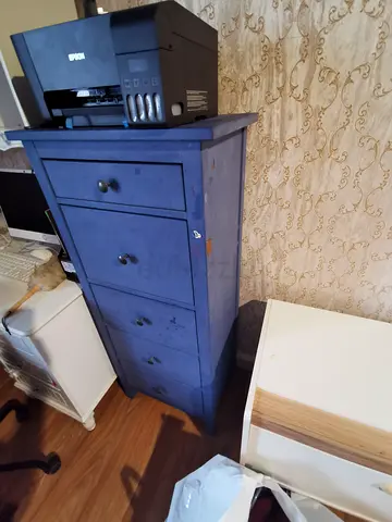 Chest of drawer