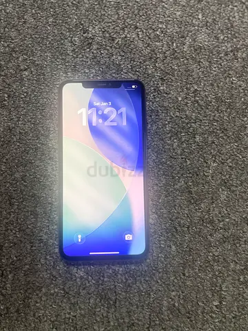 iPhone 11Pro max Gold in good working condition - unlocked