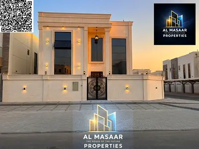 Corner villa on two streets, custom-finished, 5 master bedrooms and a private pool, price includes