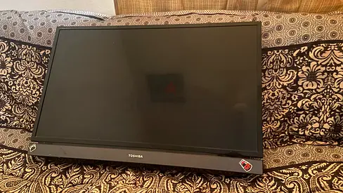 للبيع شاشة توشيبا 32 بوصة LED بحالة ممتازة | Toshiba 32 LED TV