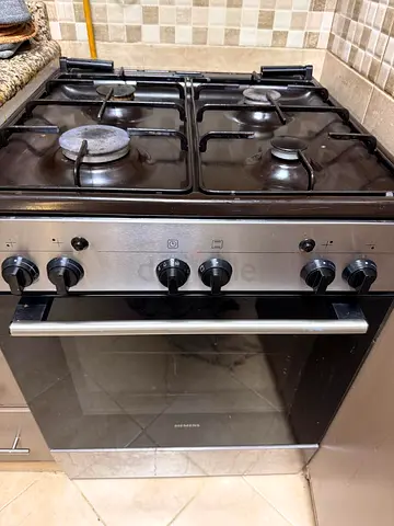 Siemens Used built-in gas oven and 4-burner hob - working condition