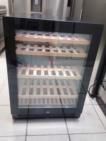 Vestfrost wine fridge 45 bottles dual temperature in excellent condition