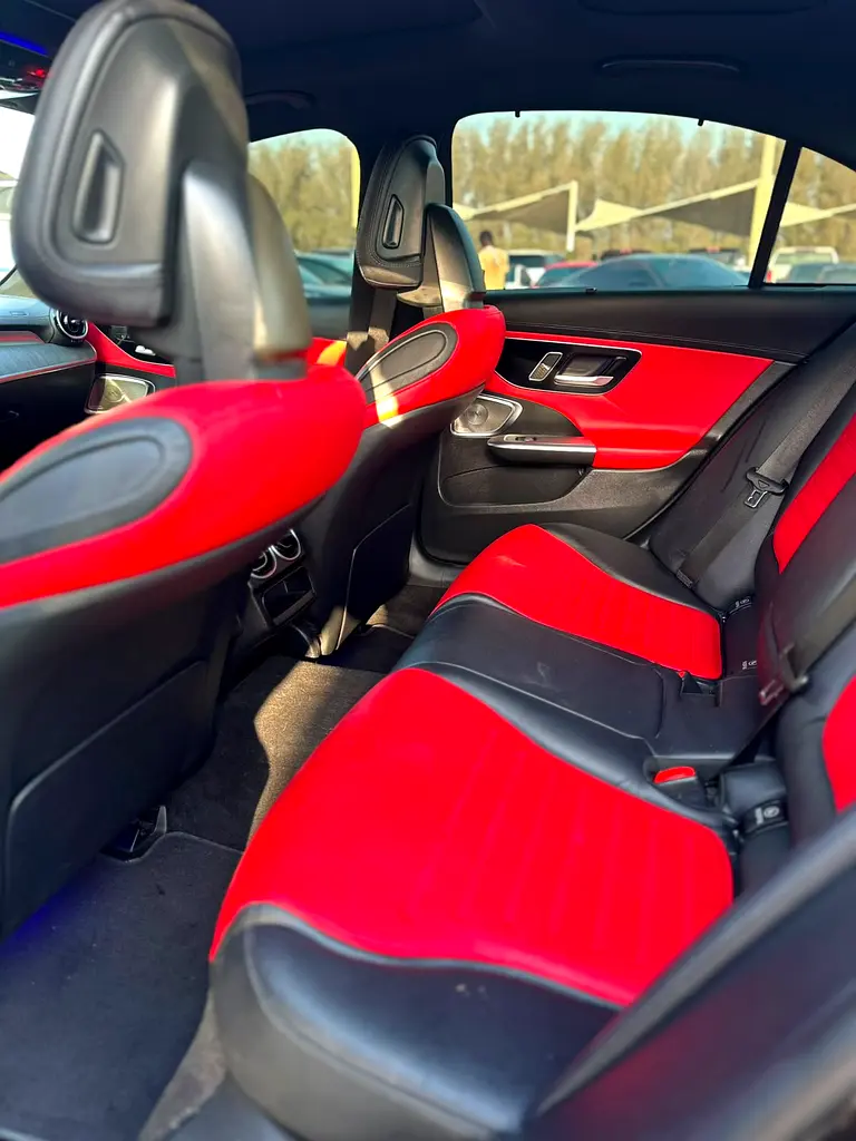 Mercedes-Benz C-Class 2024