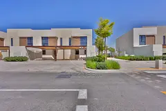 VACANT! 3BR TH| 3 Payments | Next Corner