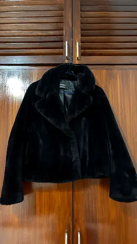Pull bear brand Black faux fur cropped jacket - size M (gently used)