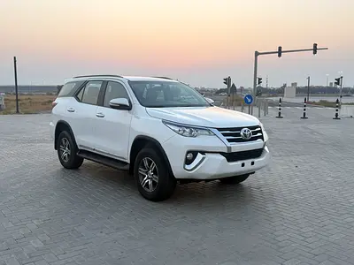 2016 Toyota FORTUNER 照片 2