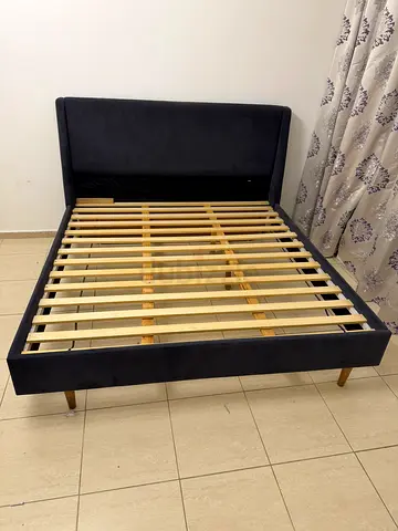 180 x 200 Bed. Homes R Us