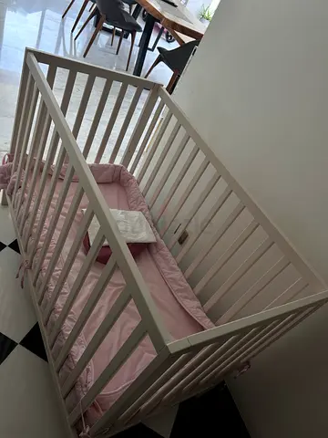 White Wooden Baby Crib with Pink Bumper - and mattress Good Condition