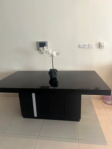 Black modern dining table with 2 sides storage in very good condition 2m/1m