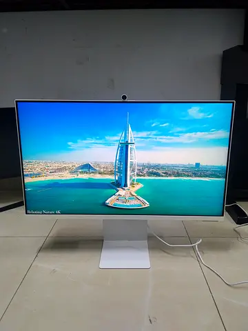 The Samsung M8 is a stylish, 32-inch 4K UHD Smart Monitor blending PC monitor and Smart TV features,