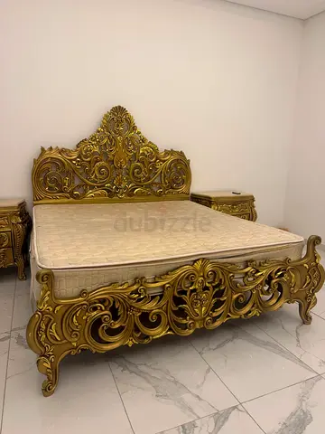 Classic Ornate Carved Gold Bed Set with Nightstands cupboard good quality top marble