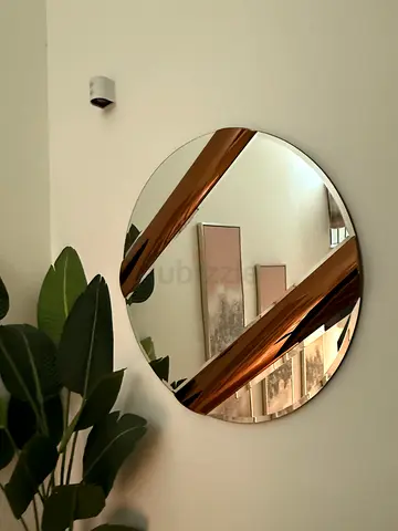 High end Round Wall Mirror with Minimal Frameless Design