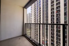 Mid Level | 2BR with Balcony | Community View