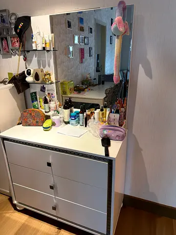 White Dressing Table with Large Mirror and Drawers - Good Condition